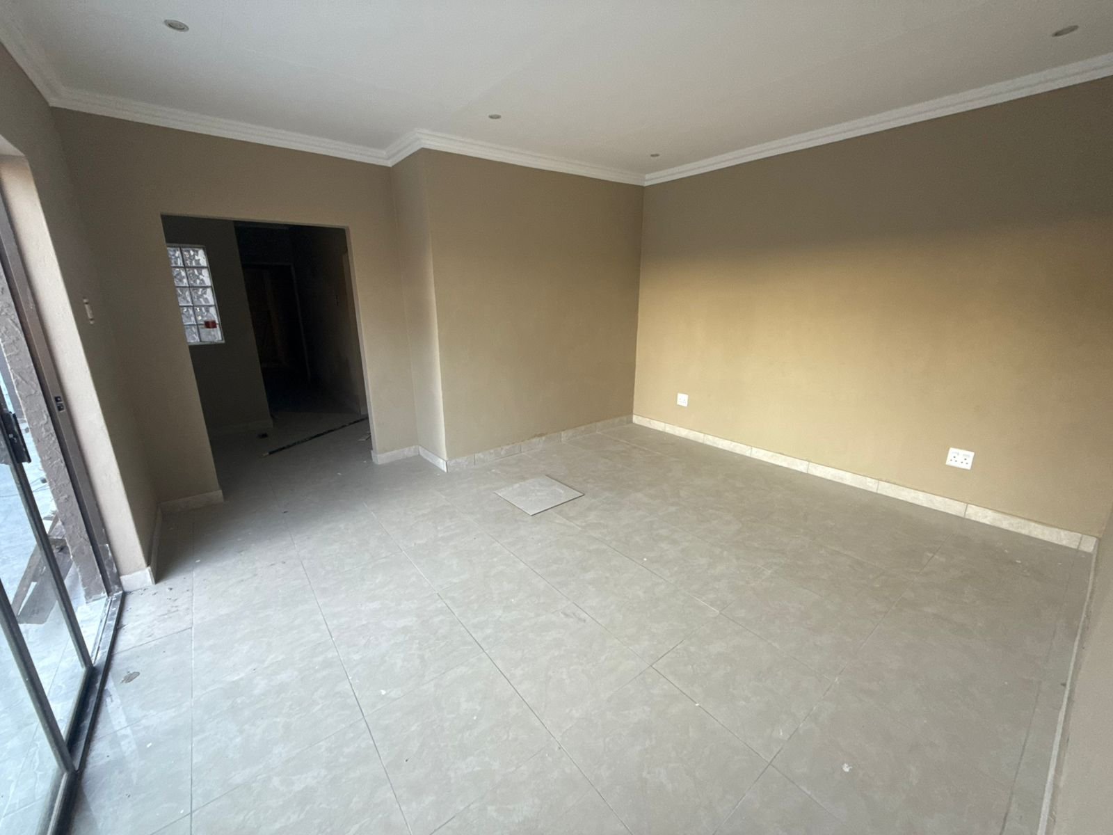 Newly renovated house for sale - image 5