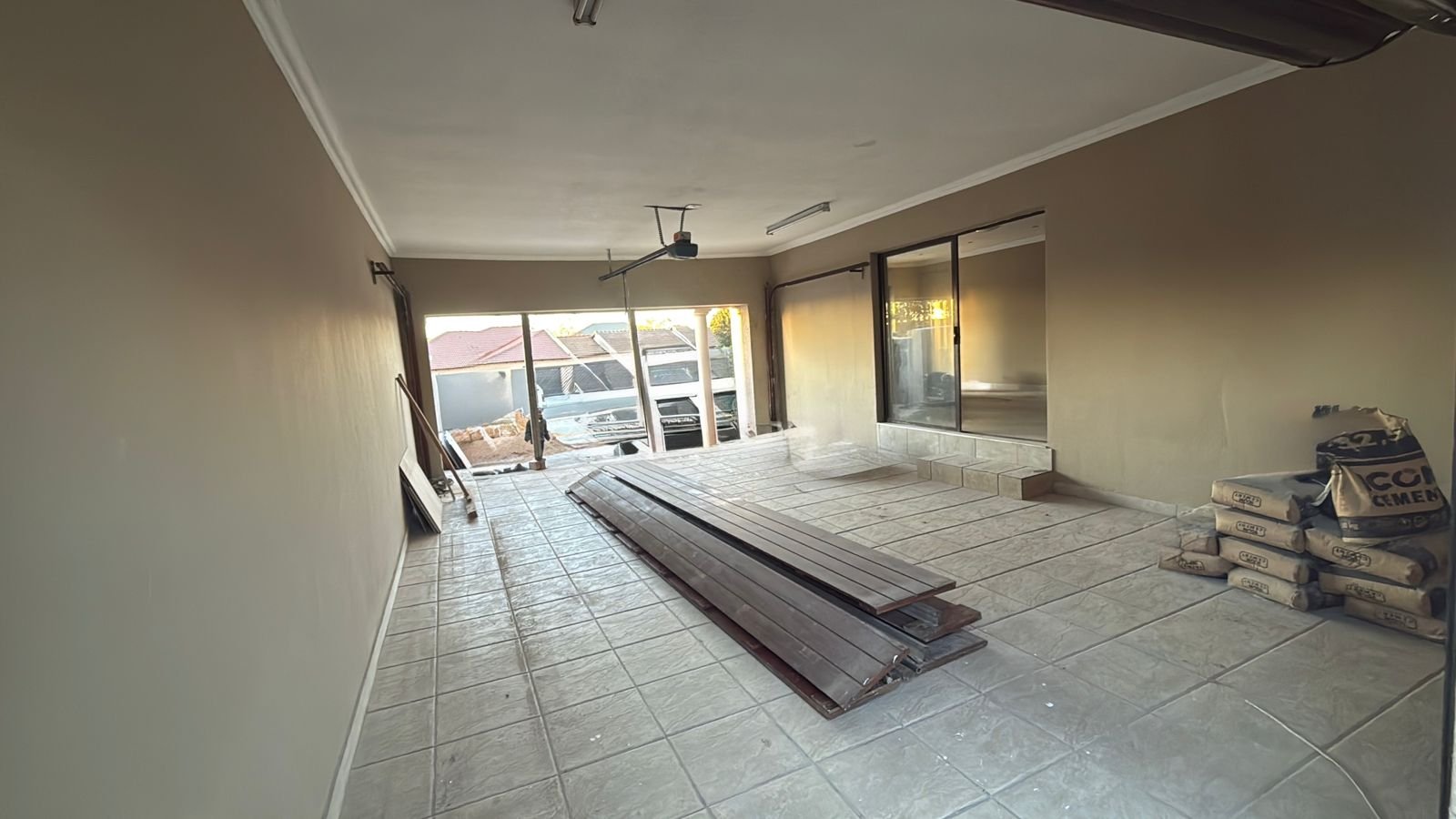 Newly renovated house for sale - image 9