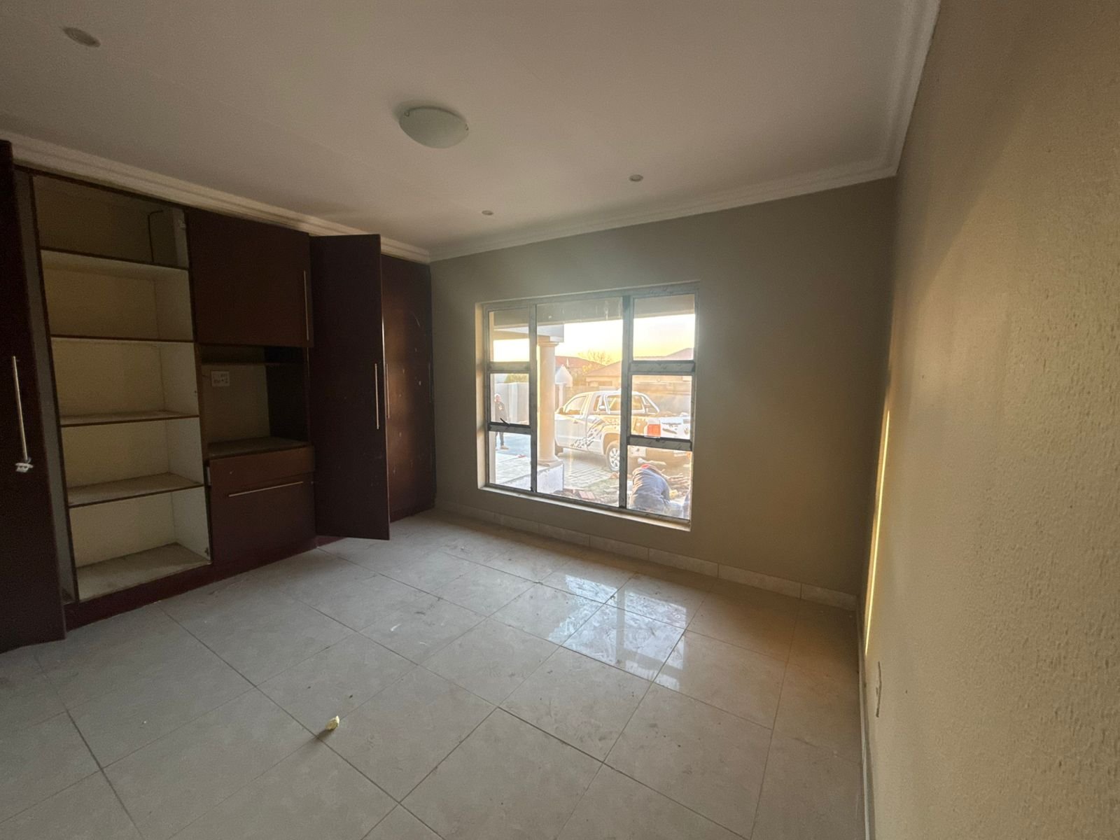 Newly renovated house for sale - image 10