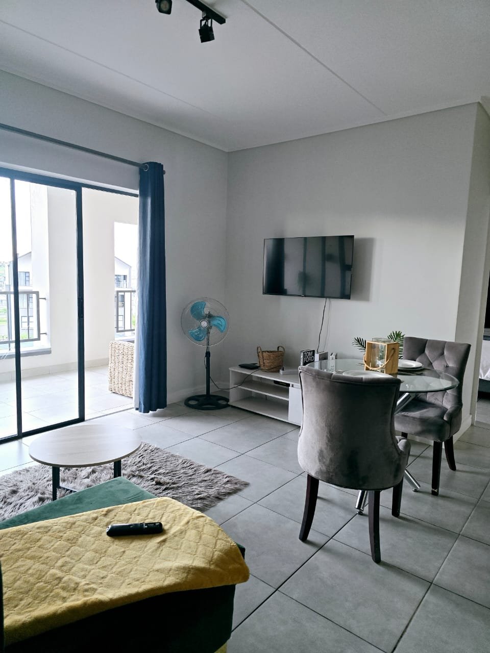 Exquisite 1-bedroom apartment - image 5