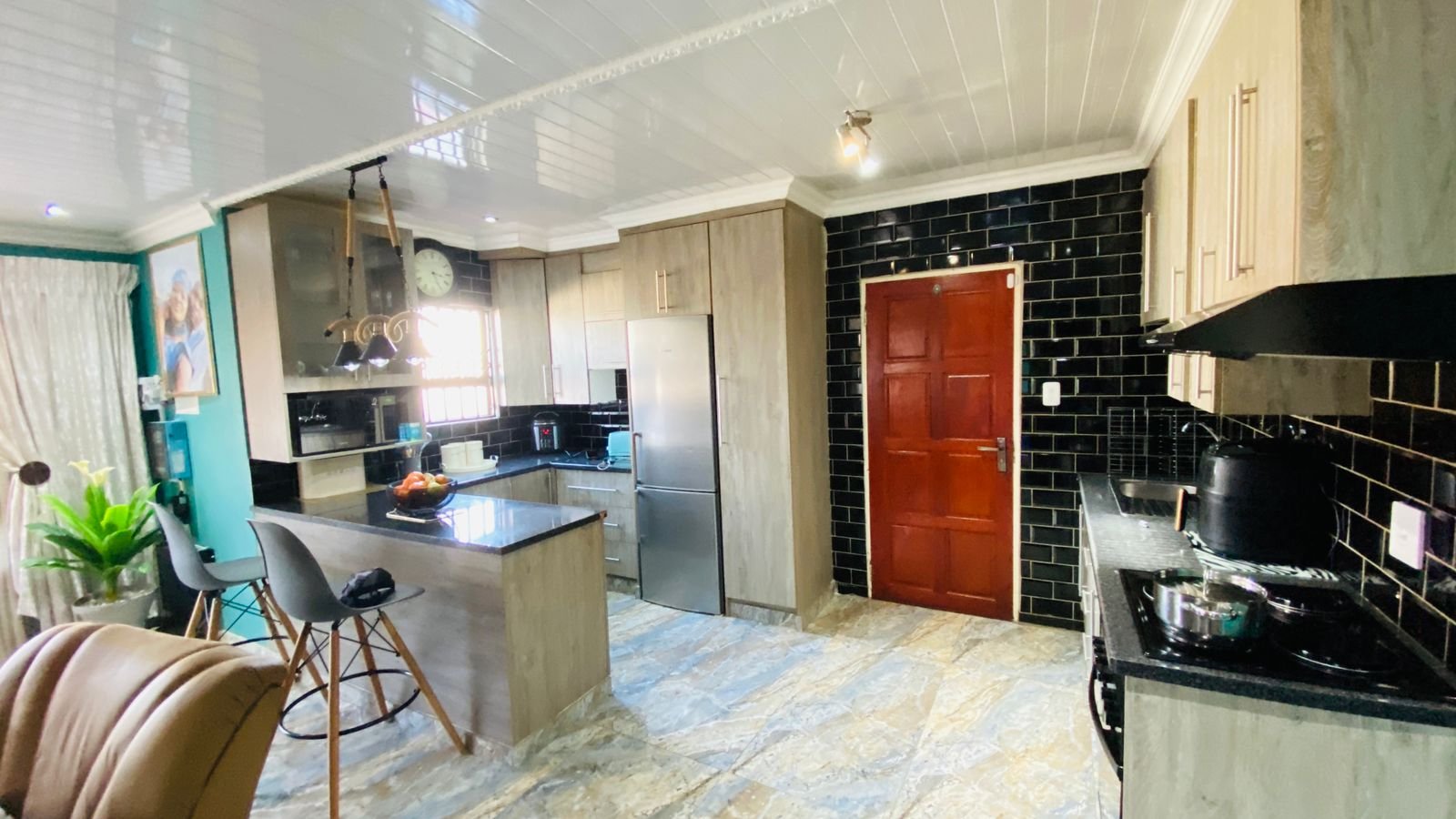 Property for sale - image 2