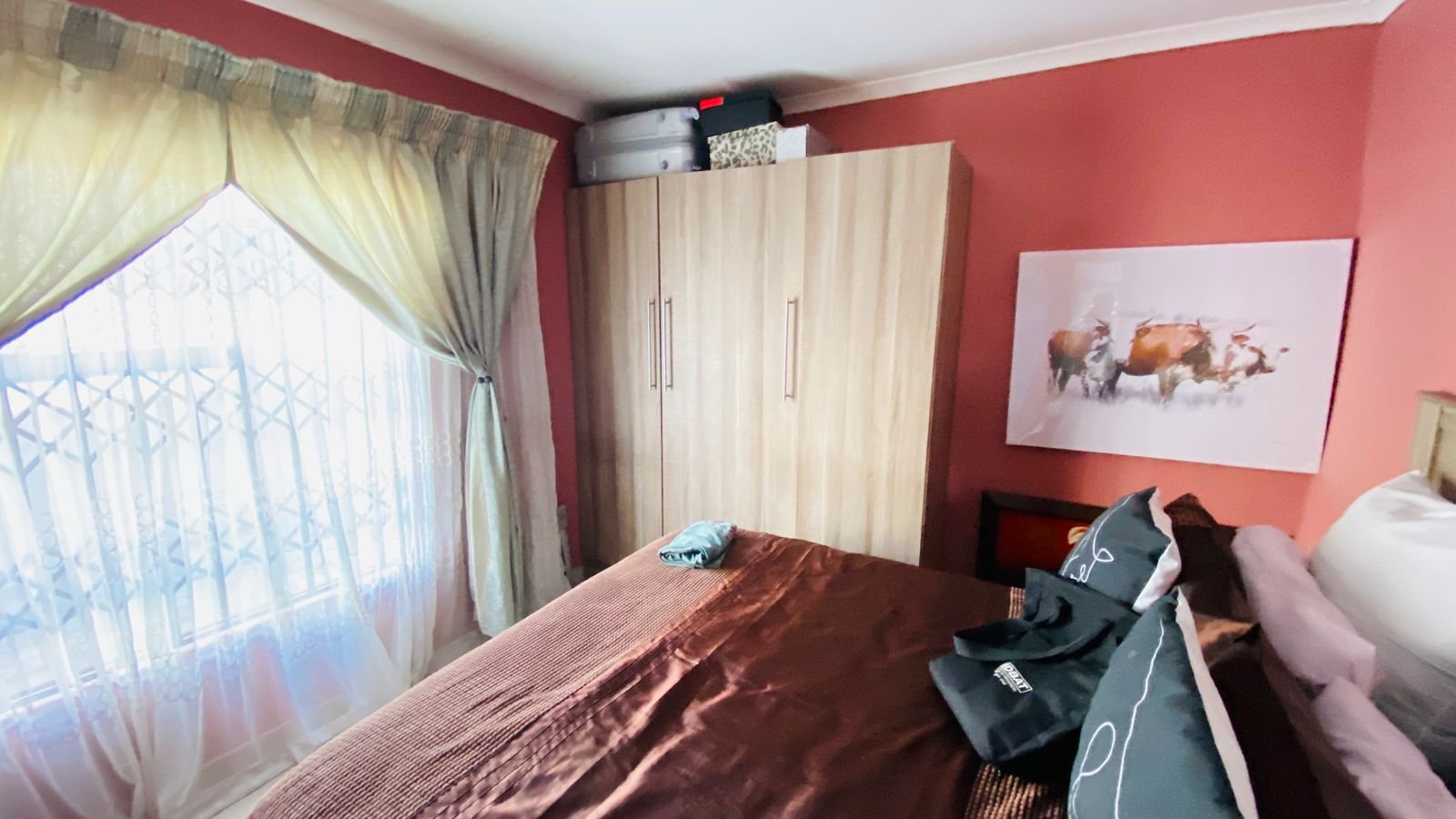 Property for sale - image 4