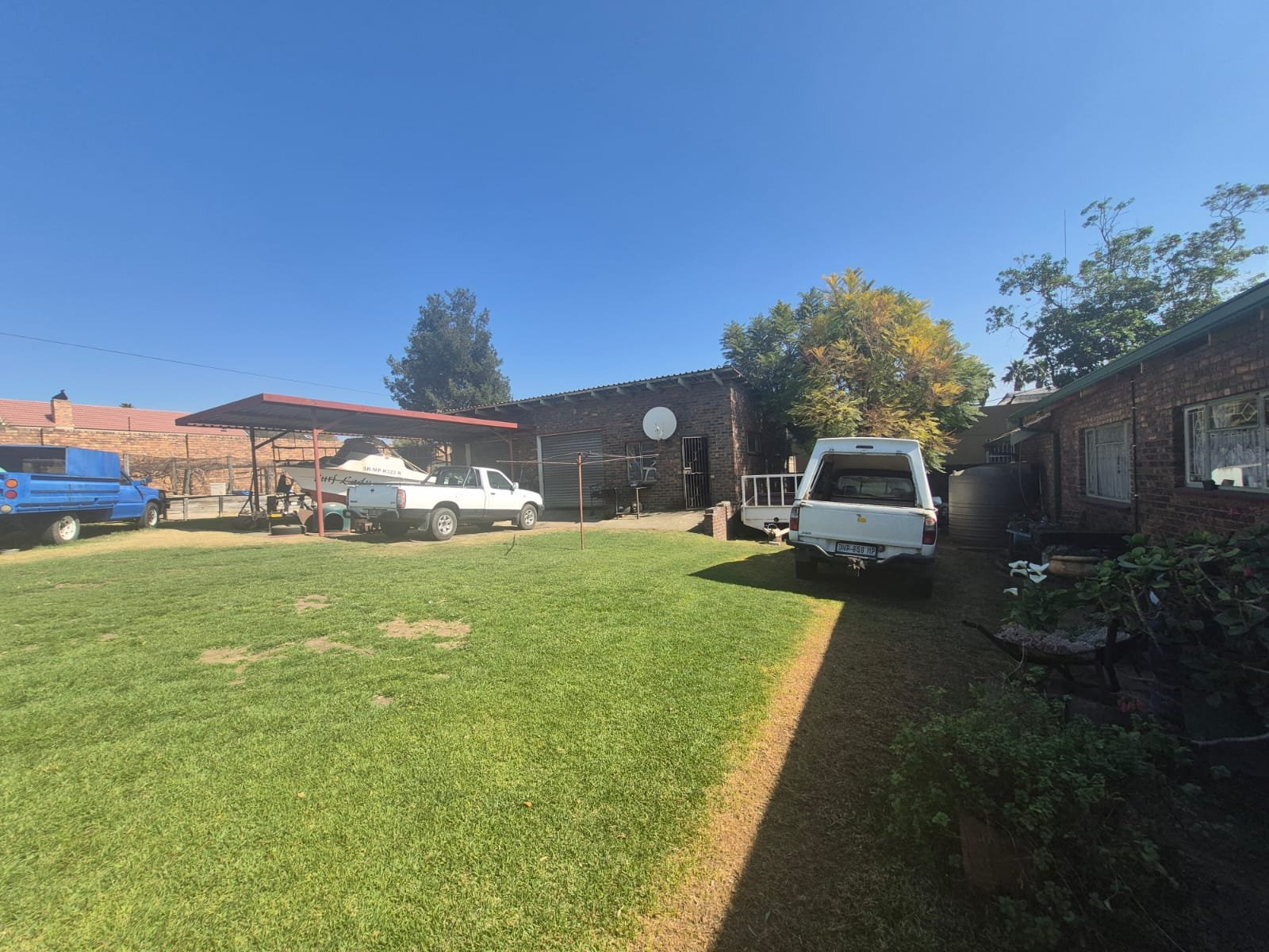 Property for sale - image 11