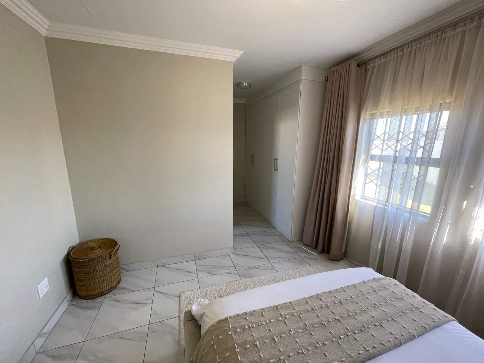 Beautiful 3-Bedroom Family Home in Rayton, Pretoria - image 4