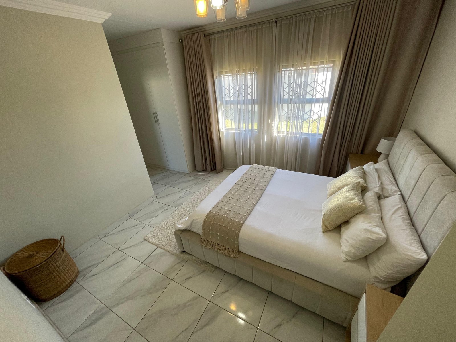 Beautiful 3-Bedroom Family Home in Rayton, Pretoria - image 5