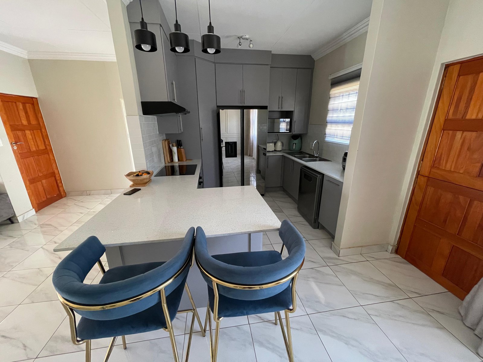 Beautiful 3-Bedroom Family Home in Rayton, Pretoria - image 10