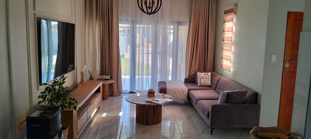 Beautiful 3-Bedroom Family Home in Rayton, Pretoria - image 20