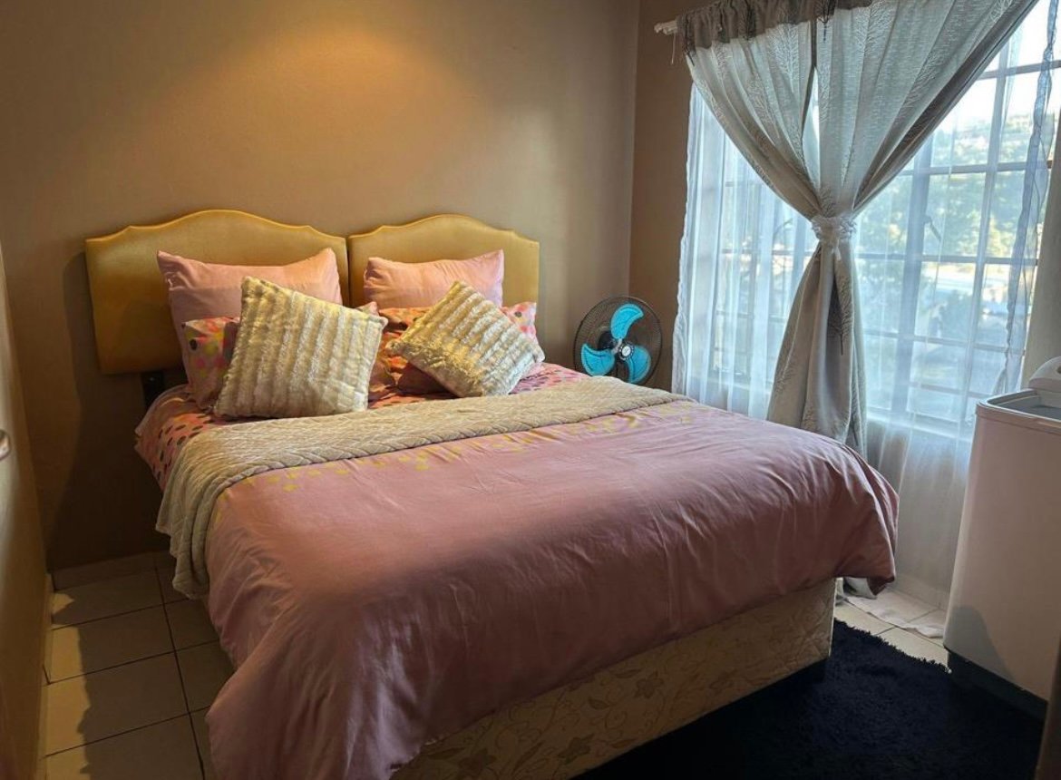 Faurea Hills Apartment - image 10