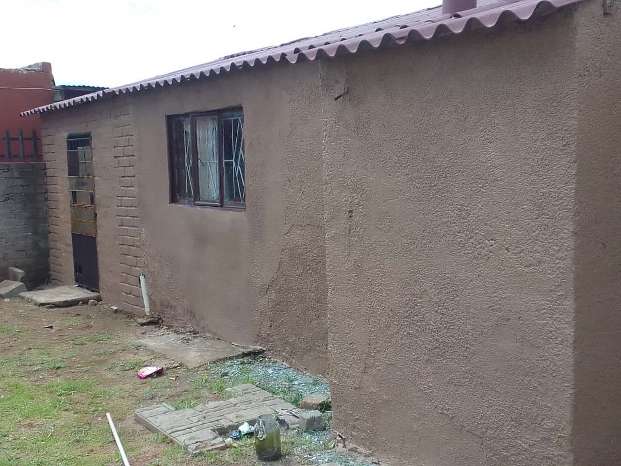 2 Bathroom House For Sale in Sebokeng - image 4