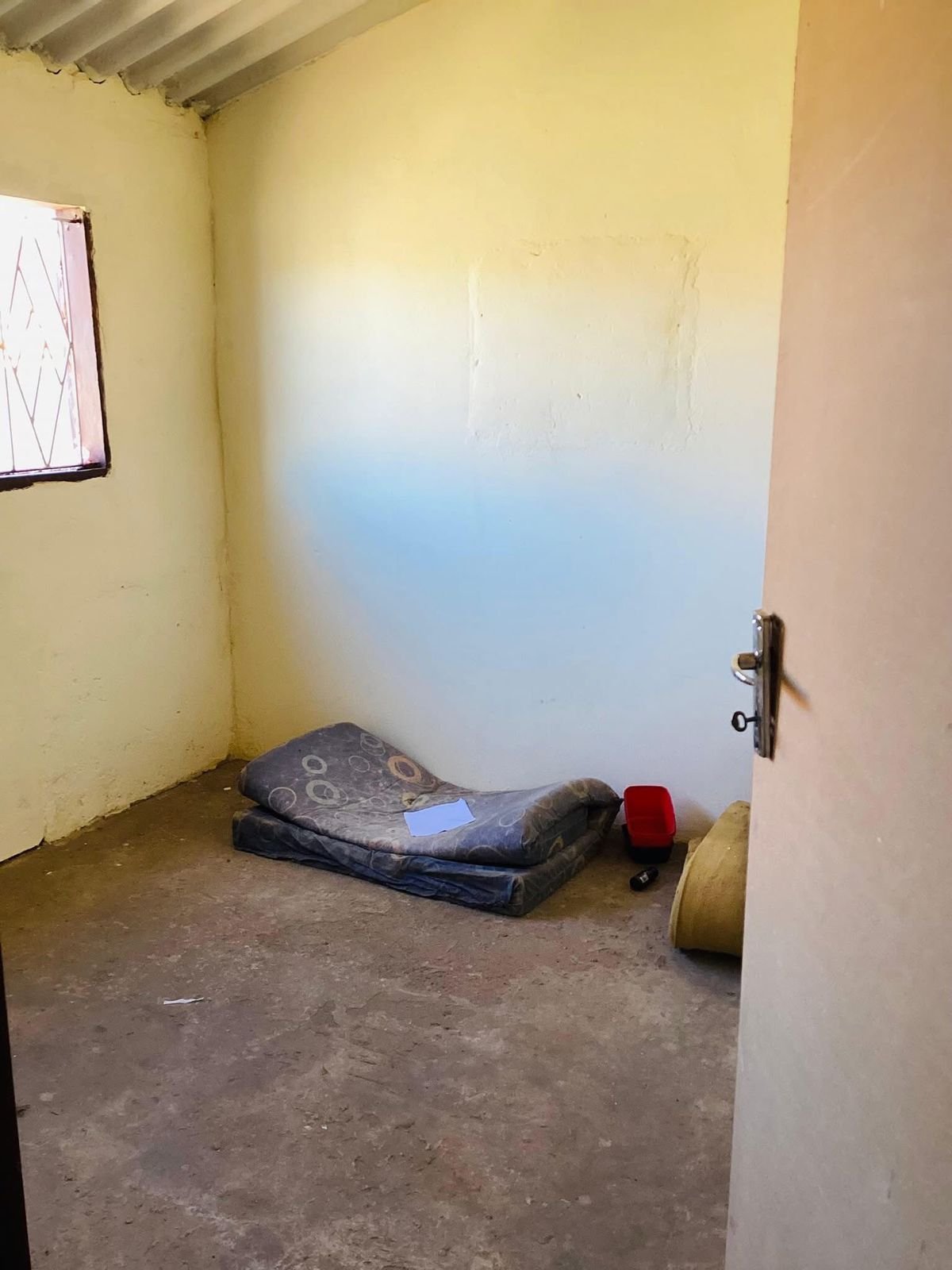 2 Bathroom House For Sale in Sebokeng - image 7