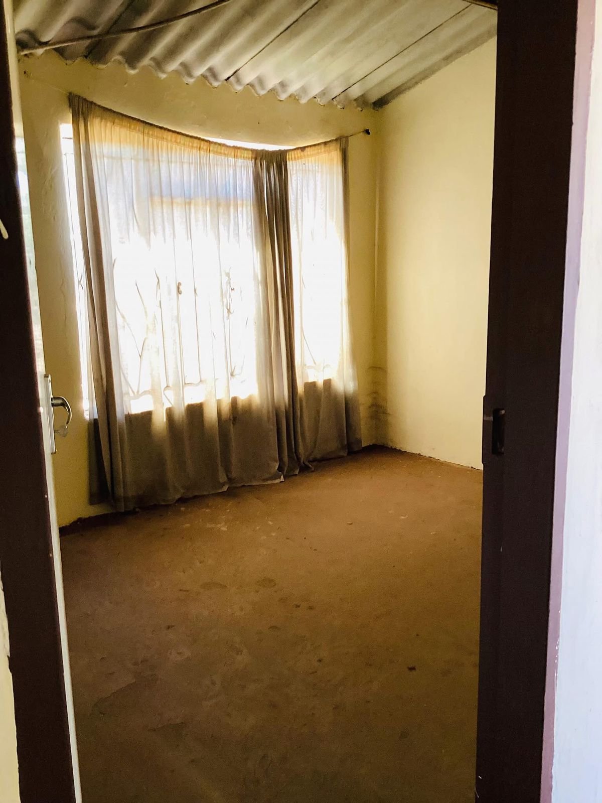 2 Bathroom House For Sale in Sebokeng - image 10