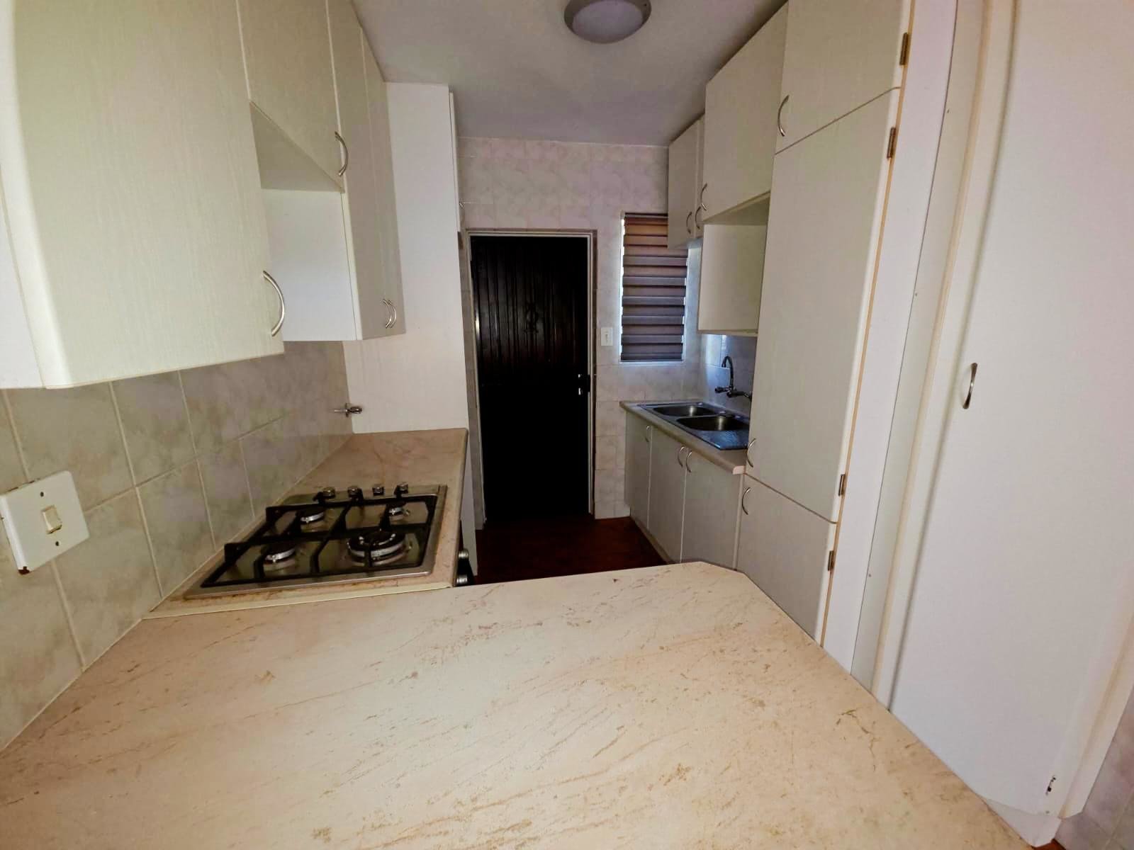 Beautiful 2 Bed Townhouse in Allen's Nek, Roodepoort - image 18