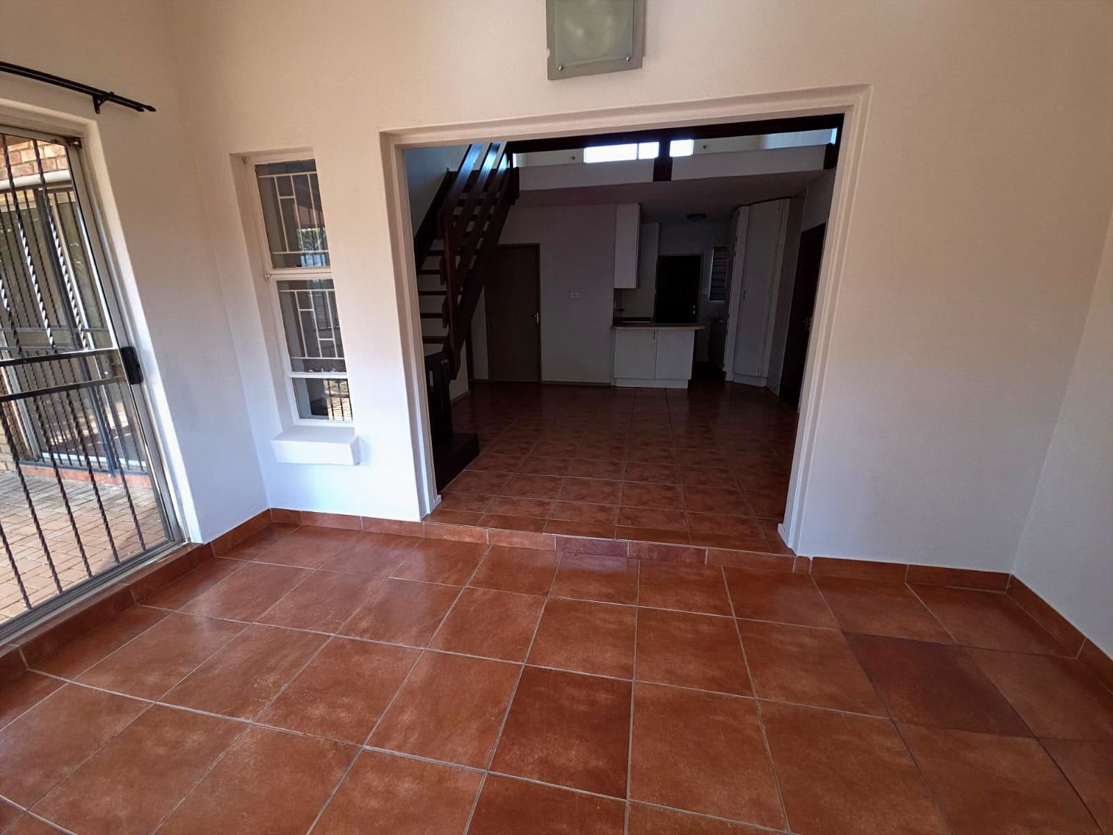 Beautiful 2 Bed Townhouse in Allen's Nek, Roodepoort - image 19