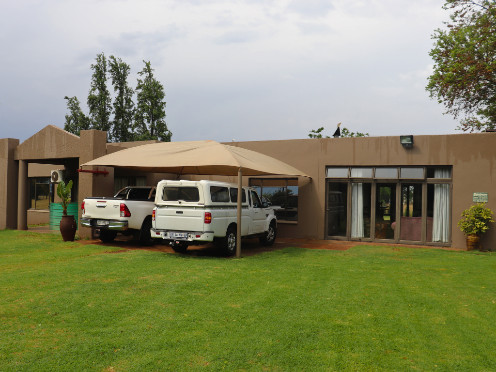 2ha Plot with Modern 3-Bedroom Home in Eloff - image 3