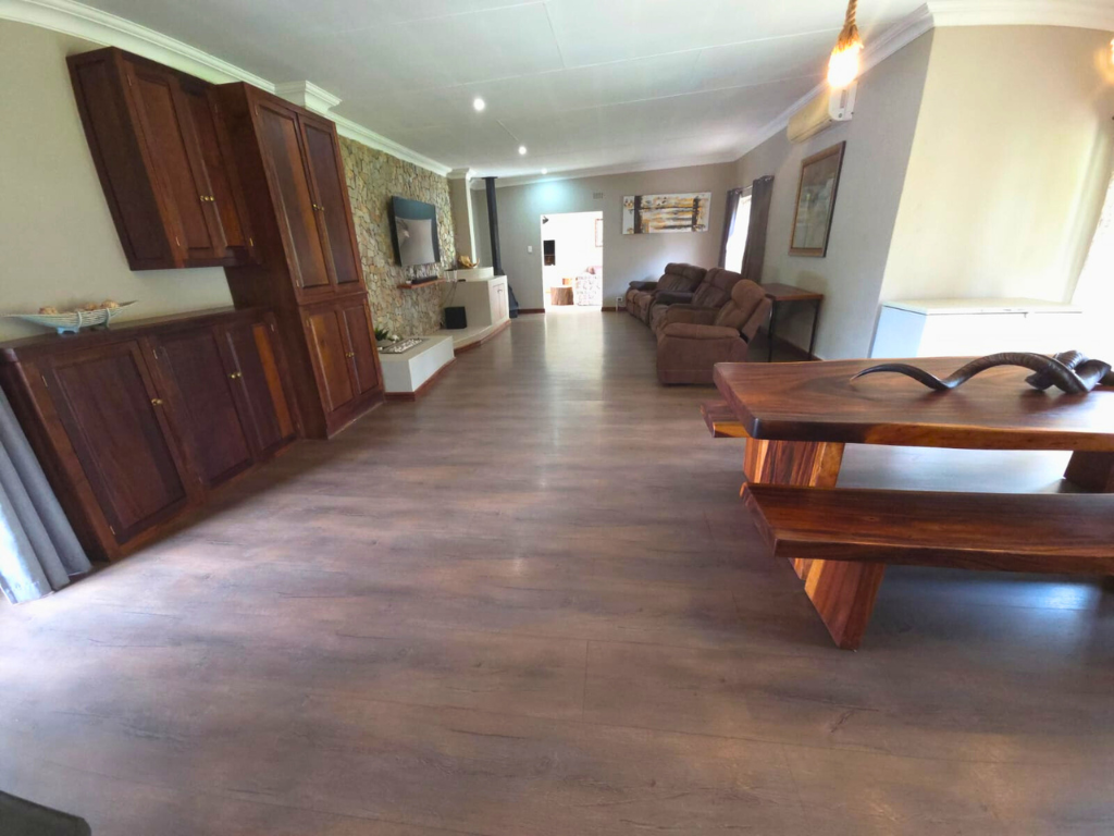 2ha Plot with Modern 3-Bedroom Home in Eloff - image 19