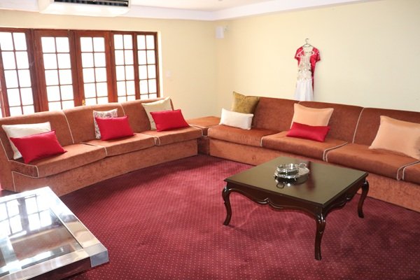 Exquisite 3000m2 Mansion in Mooikloof Residential Estate, Pretoria East - image 7