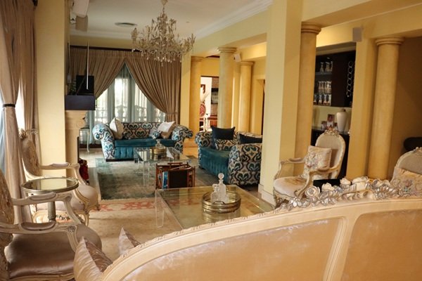 Exquisite 3000m2 Mansion in Mooikloof Residential Estate, Pretoria East - image 10