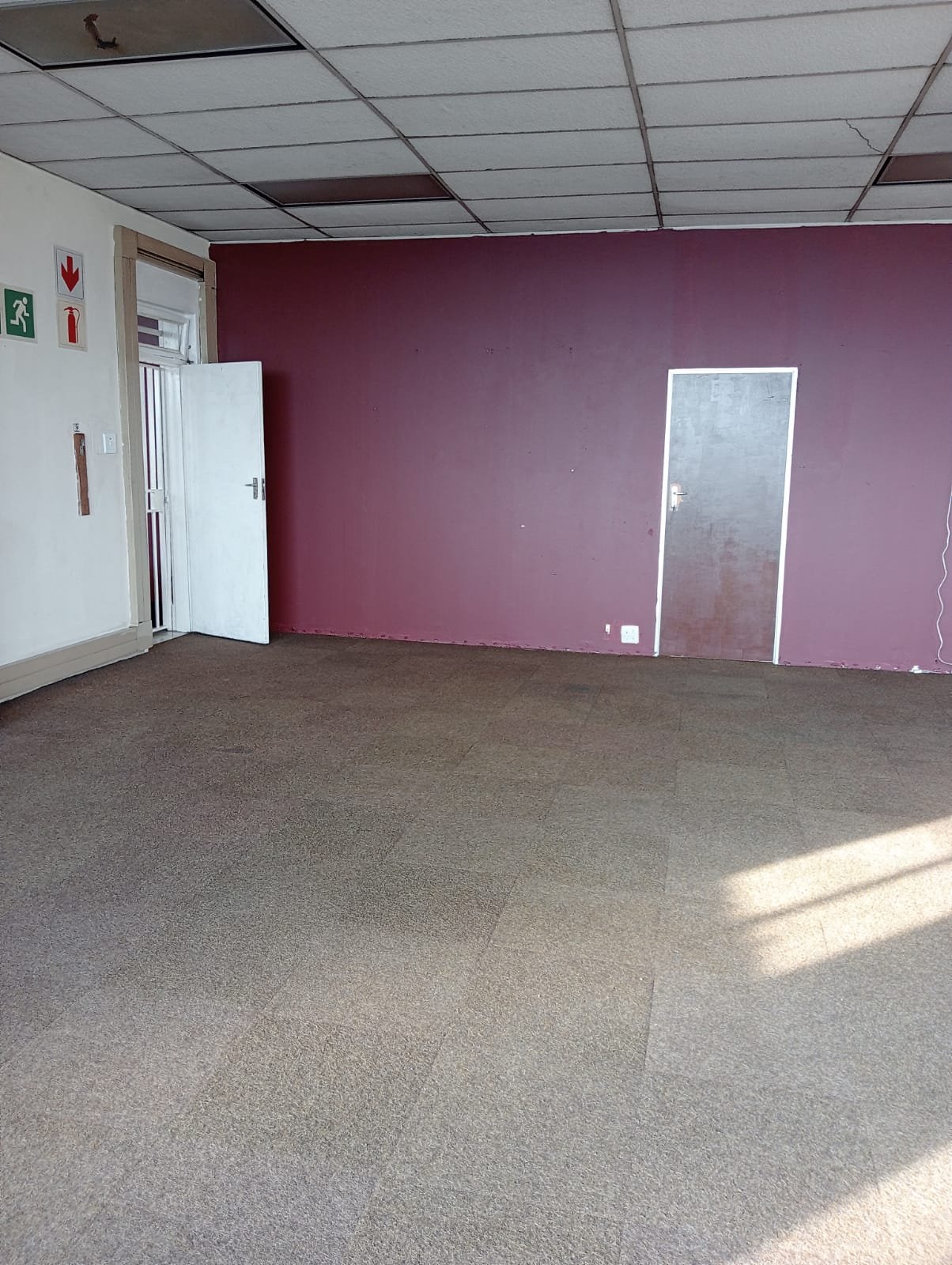 B12-3 – 260m² | Head Office / Gym / Church / Light Manufacturing Space To Let - image 5