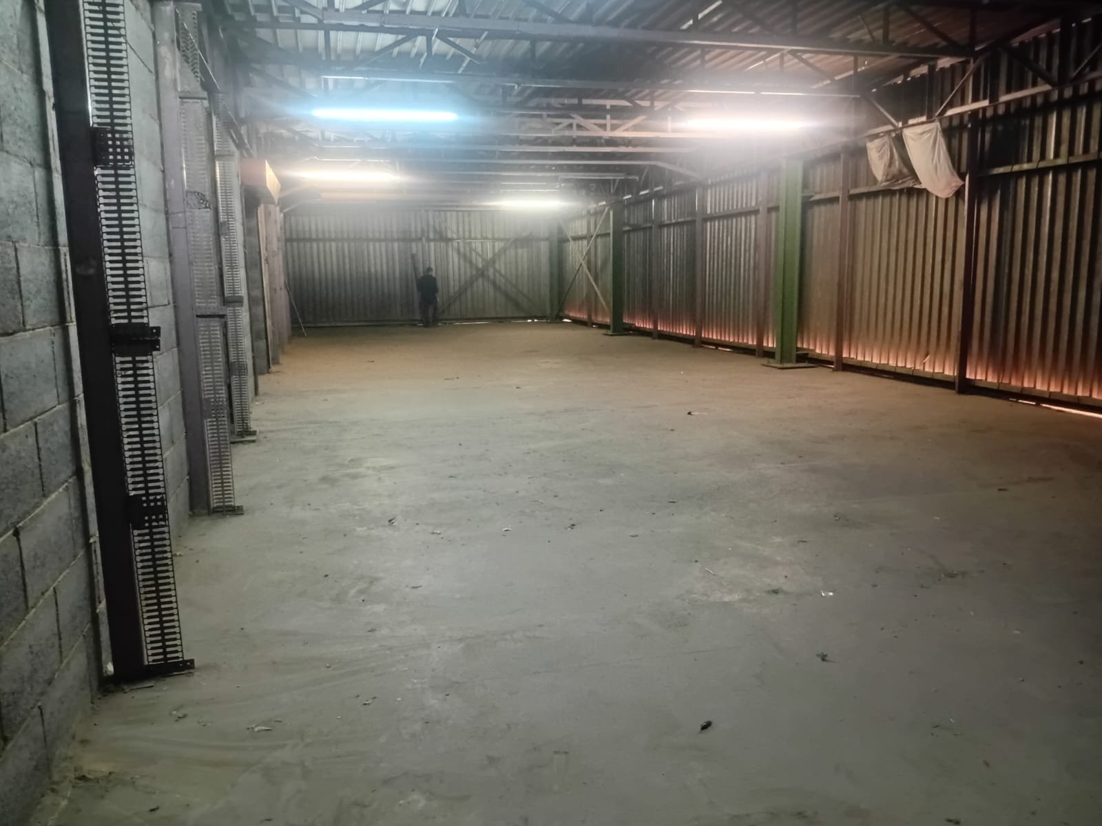 G10 – 200m² | Secure Storage Space To Let - image 5