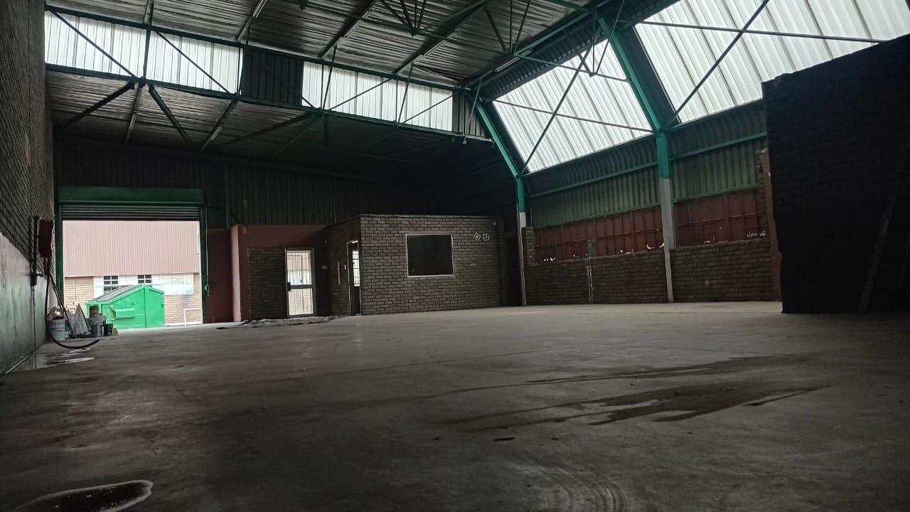 HB4 – 258m² Factory / Warehouse/Distribution Space To Let - image 3