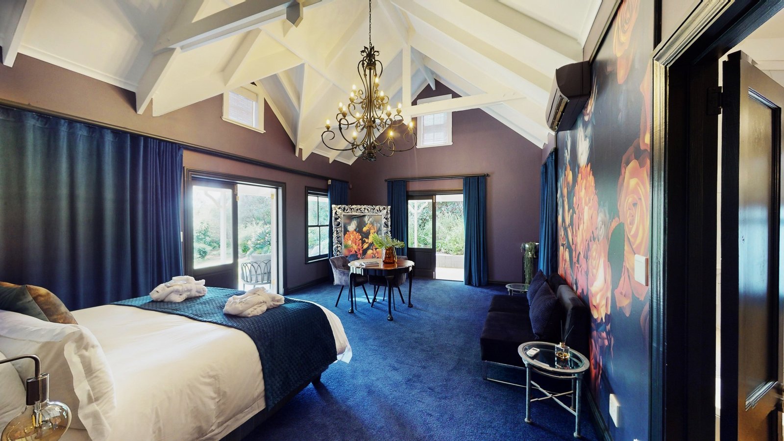 3.1Ha Luxury Smallholding for Sale in Devon Valley, Stellenbosch - Botanical Garden Estate with Guesthouse & Income Cottages image 14