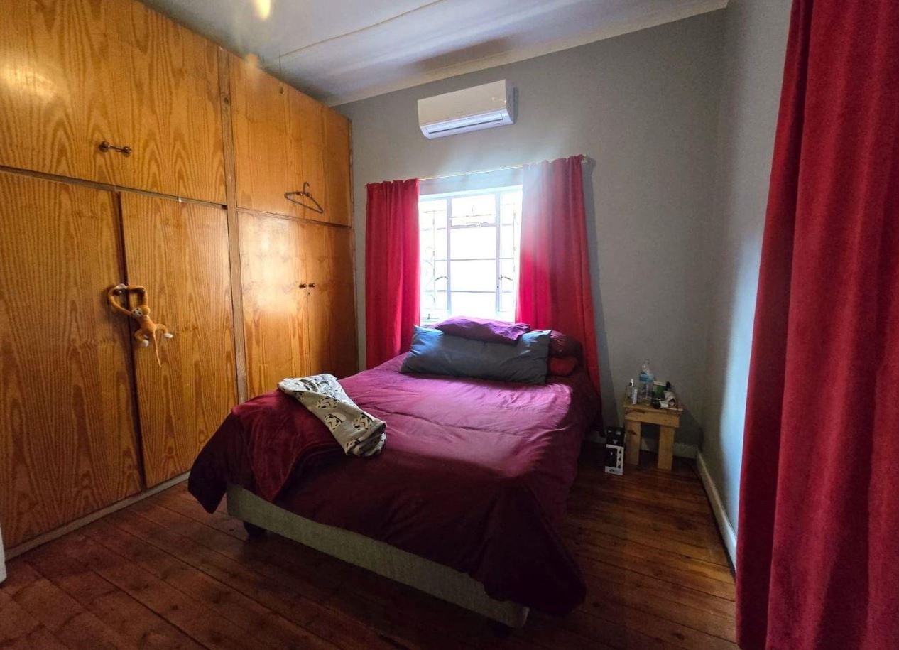 5-Bed Family Home for Sale in Lemoenkloof, Paarl - Income Potential, Views & Solar Features image 7