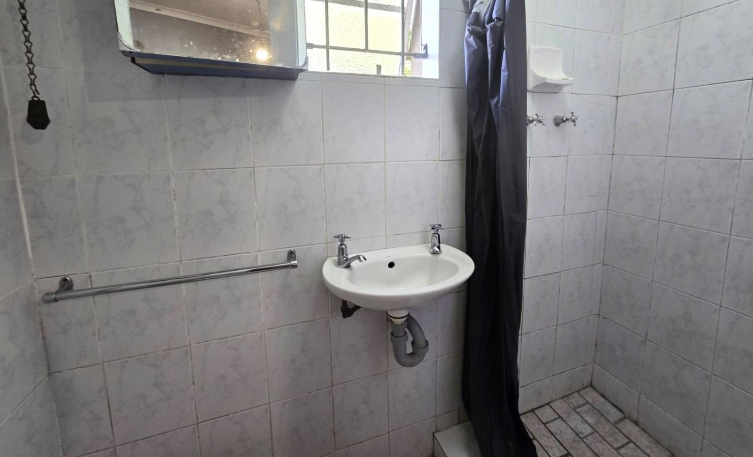 5-Bed Family Home for Sale in Lemoenkloof, Paarl - Income Potential, Views & Solar Features image 12