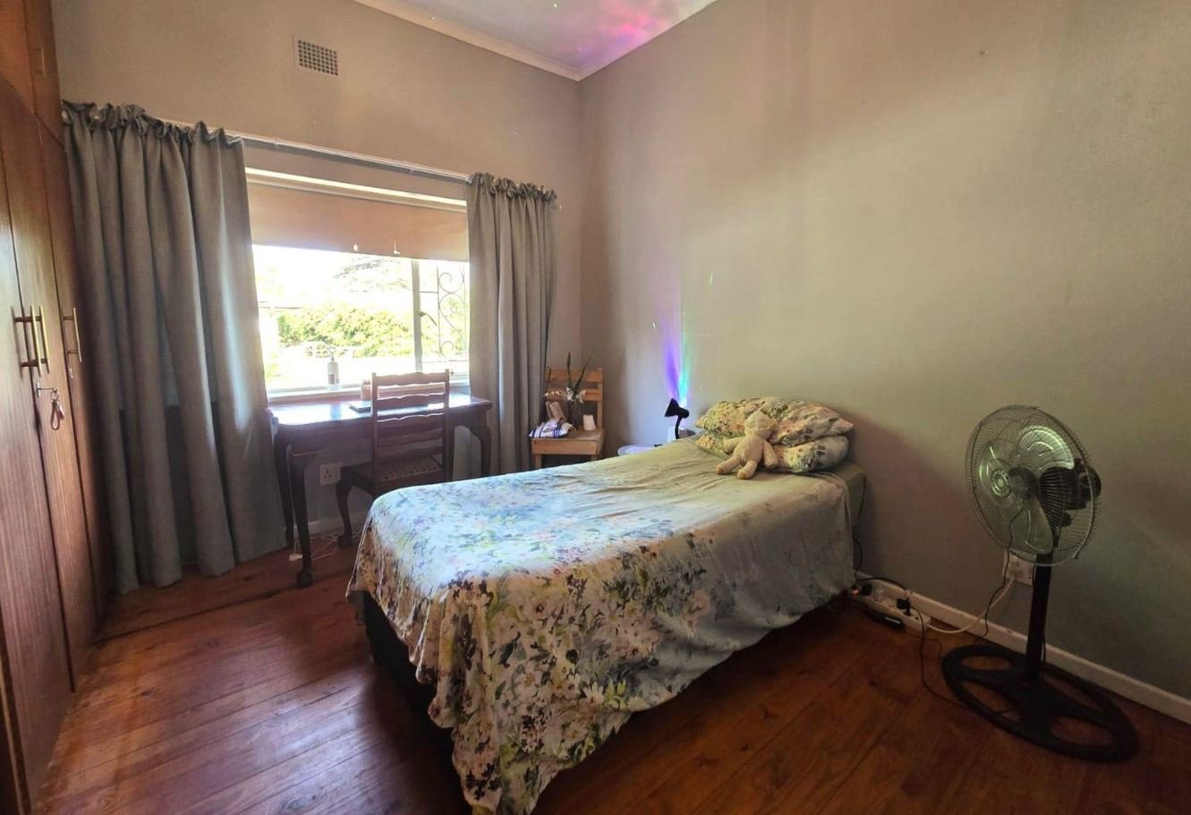 5 Bedroom Investment Property with Rental Income & Granny Flat Potential – Lemoenkloof image 16