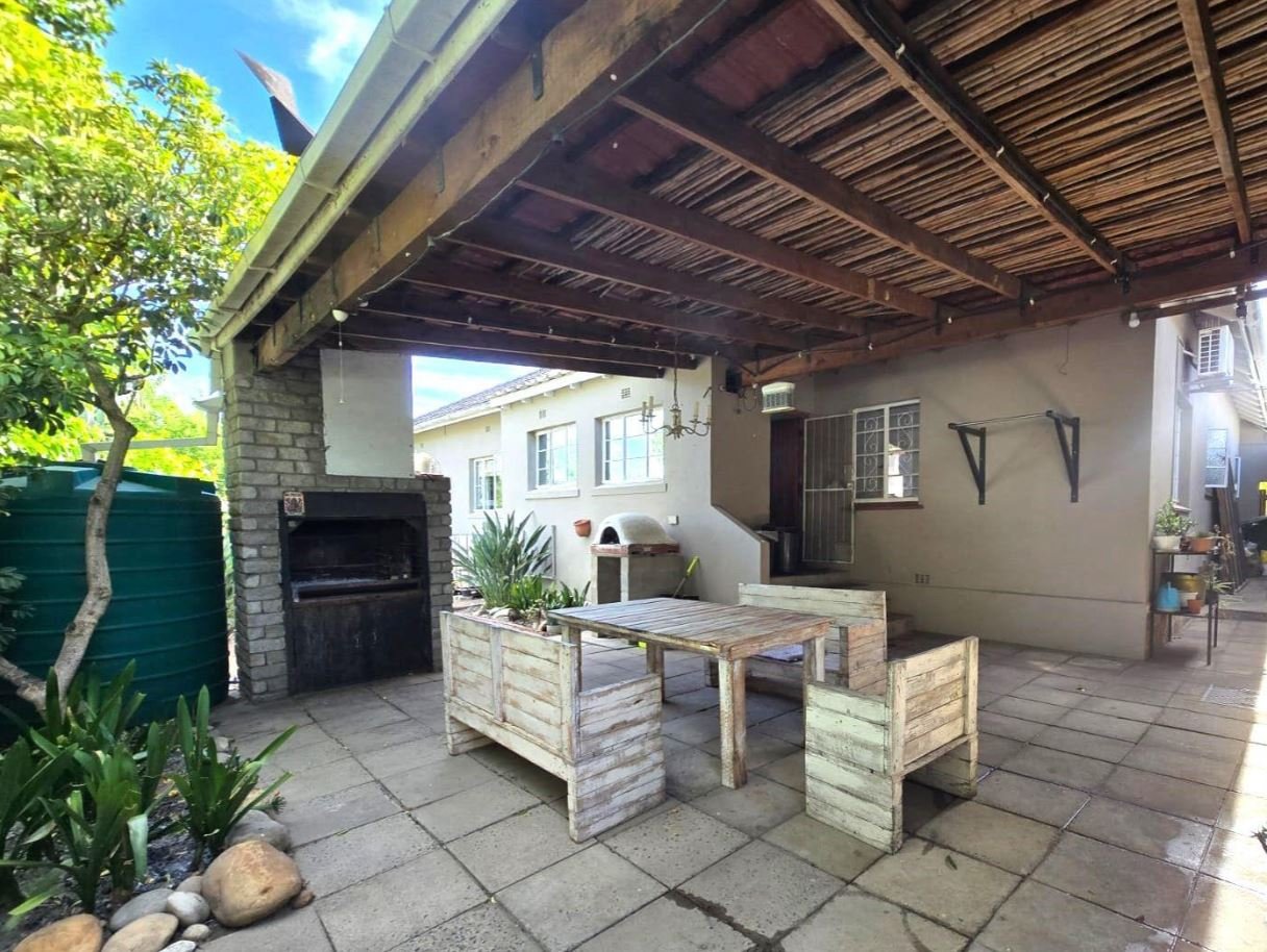 5 Bedroom Investment Property with Rental Income & Granny Flat Potential – Lemoenkloof image 20