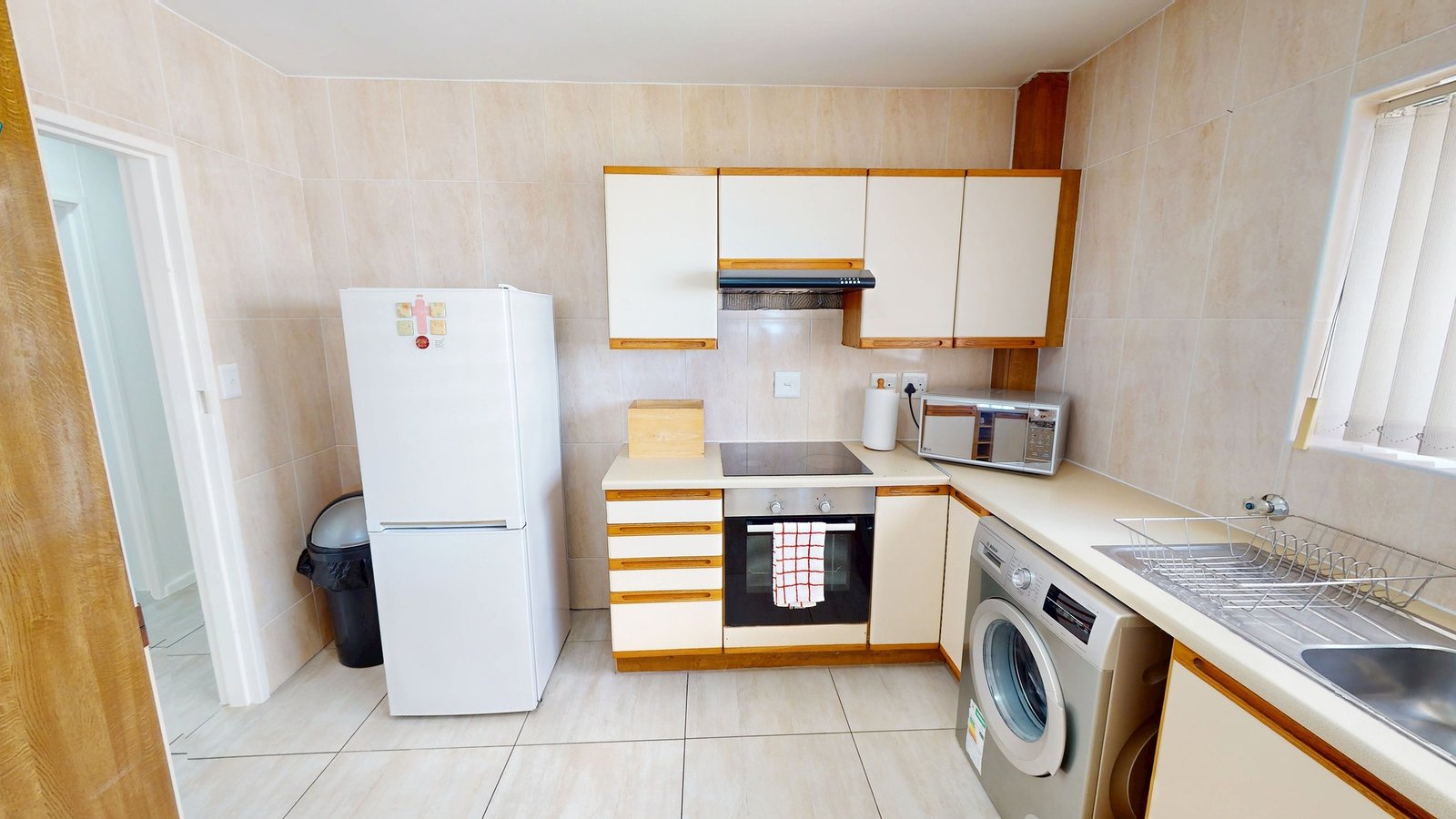 3 Bedroom Beachfront Apartment for Sale in Strand Golden Mile - Ocean Views & Holiday Letting Allowed image 4