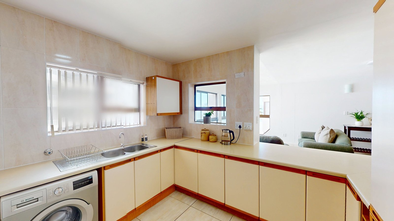 3 Bedroom Beachfront Apartment for Sale in Strand Golden Mile - Ocean Views & Holiday Letting Allowed image 8