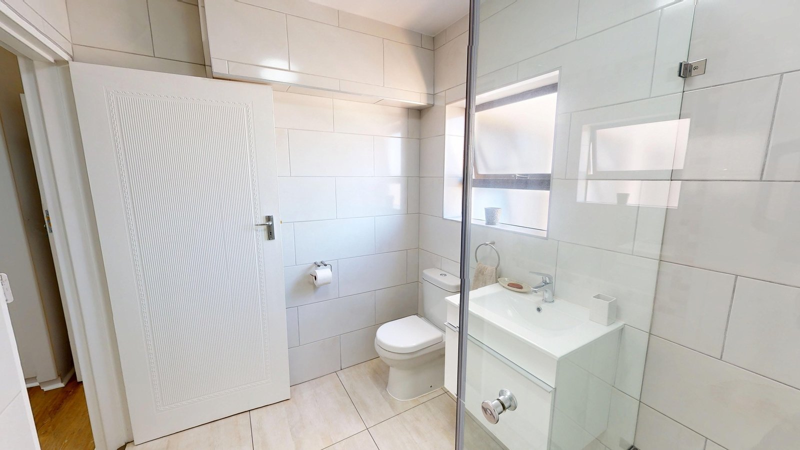 3 Bedroom Beachfront Apartment for Sale in Strand Golden Mile - Ocean Views & Holiday Letting Allowed image 20