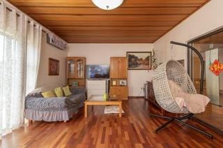4 Bedroom Family Home for Sale in Glenvista - Pool, 4 Garages, Entertainment Area & Cul-De-Sac image 5