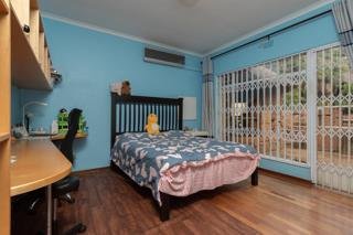 4 Bedroom Family Home for Sale in Glenvista - Pool, 4 Garages, Entertainment Area & Cul-De-Sac image 6