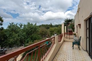 4 Bedroom Family Home for Sale in Glenvista - Pool, 4 Garages, Entertainment Area & Cul-De-Sac image 13