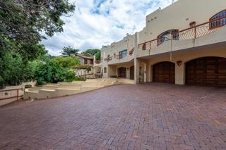 4 Bedroom Family Home for Sale in Glenvista - Pool, 4 Garages, Entertainment Area & Cul-De-Sac image 17