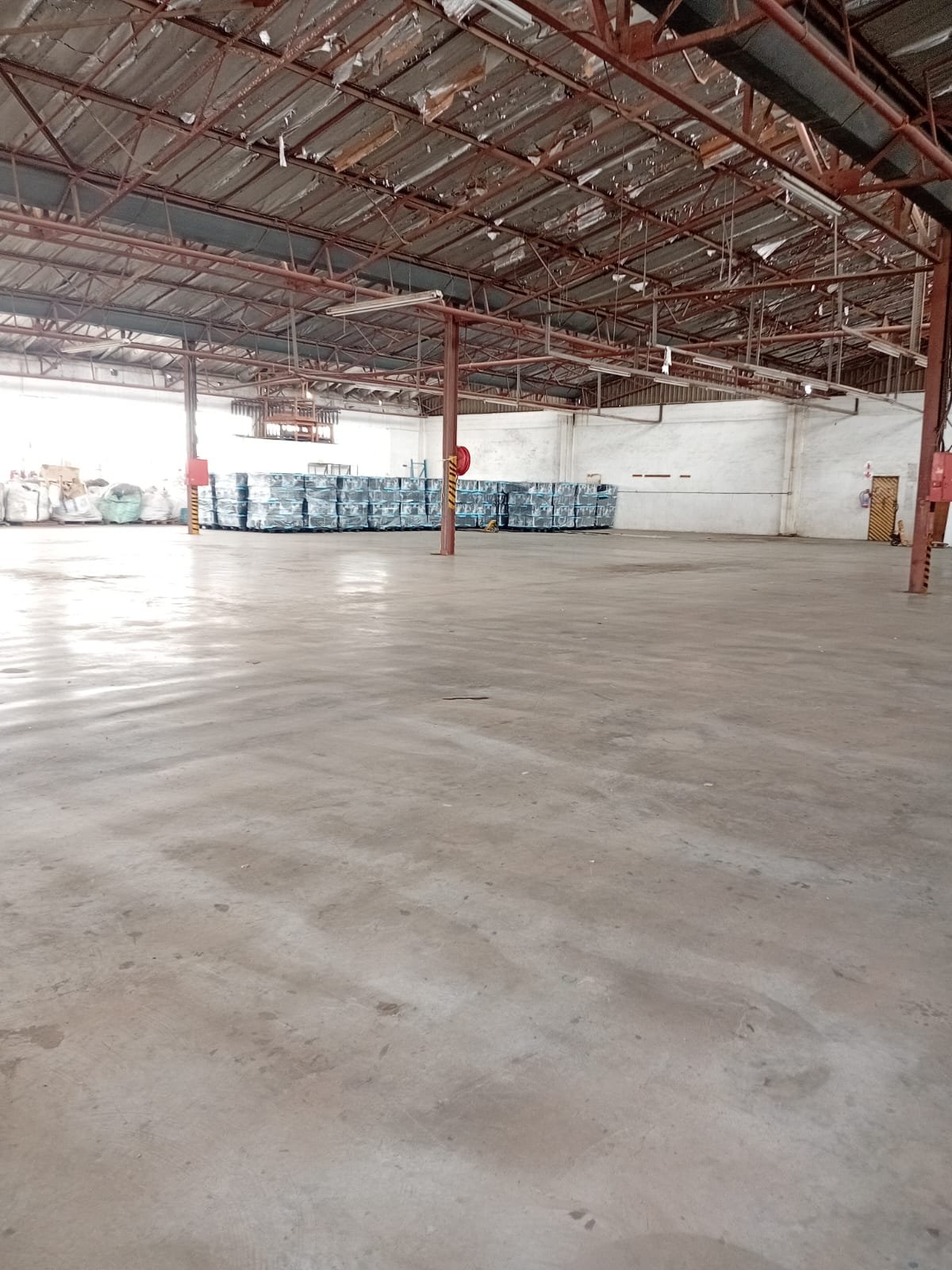 a9 – 1,527M² - 2nd Floor Factory / Workshop / Distribution Space to Let