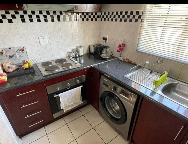 2 Bedroom Ground Floor Apartment for Sale in Vorna Valley, Midrand | Private Garden