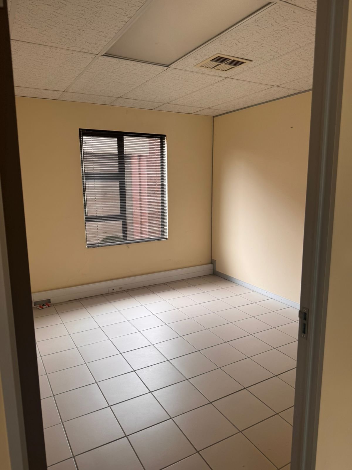 145m² Office Space to Let at Hammets Crossing Office Park - Prime Commercial Offices image 12
