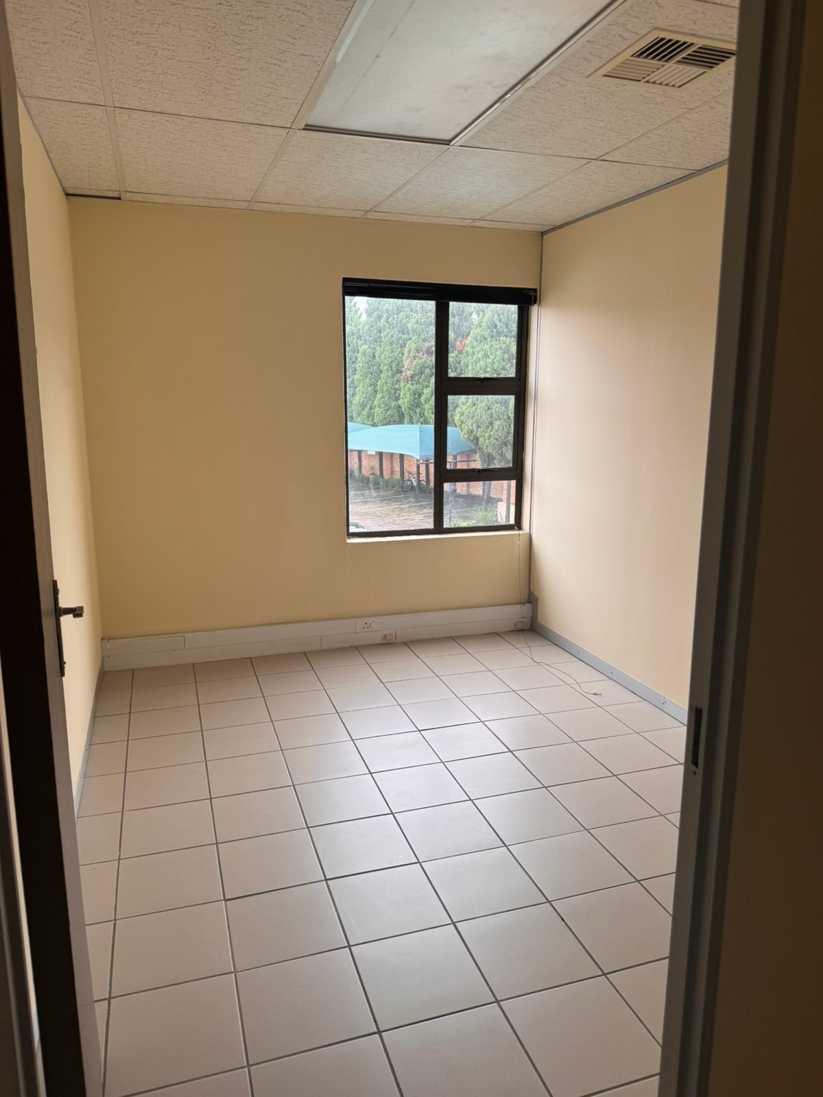 145m² Office Space to Let at Hammets Crossing Office Park - Prime Commercial Offices image 13