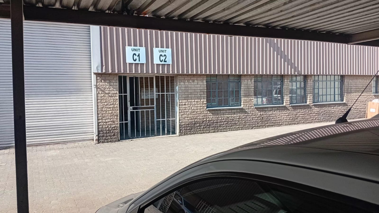 hc1 – hc2 – 639m² Factory Engineering Distribution Space to Let