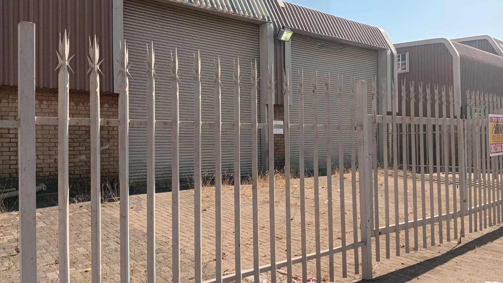 hc1 – hc2 – 639m² Factory Engineering Distribution Space to Let