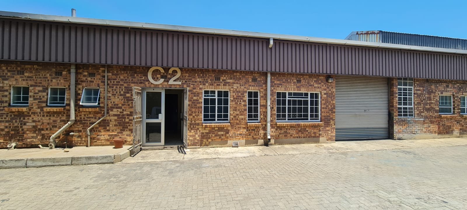 BC2 – 305m² - Warehouse / Workshop / Factory Space to Let image 6