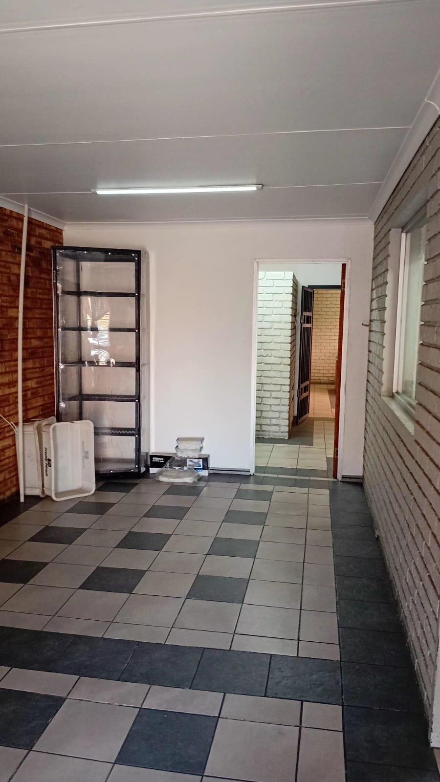 HC3 – HC4 – 630m² Factory Distribution Warehouse Space to Let image 10