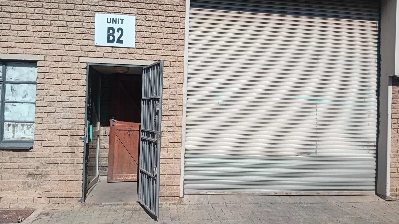 HB2 – 262m² Factory Engineering Space to Let