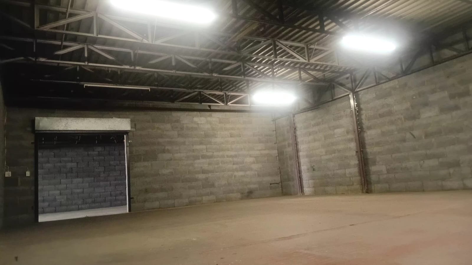 G24 – 140m² Secure Storage Space to Let